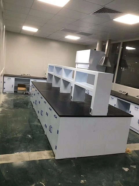 pp中(zhōng)央台+試劑架.jpg